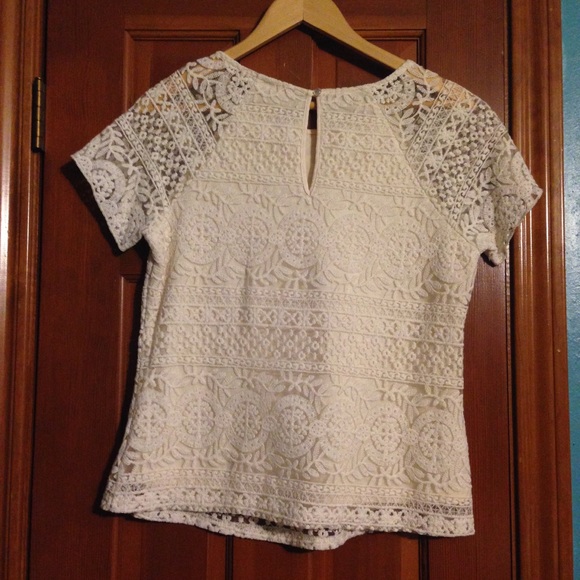 Embroidered Lace Blouse 👚 - Picture 2 of 3